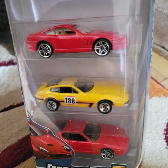 Hot Wheels Ferrari 5 - New - Sealed in Box - Picture 5 of 6